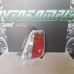 Fiat 500 2008 zadnja desna luč 27043201