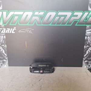 Hyundai ix20 2011 sredinski display ekran ure stikalo 945101K00