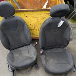 Mini R50 2004 sedež