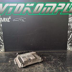 Peugeot 208 1.4 HDi motorni računalnik ECU 9677529580