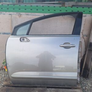 Peugeot 5008 2010 sprednja leva vrata