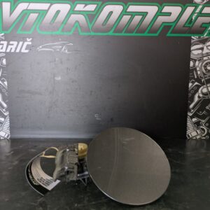 Toyota Verso S 2011 vratca za gorivo pokrov rezervoarja