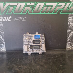 Opel Astra K 2016 1.6 D 81 KW Motorni računalnik ECU 55500630