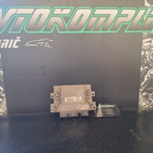 Renault Twingo 2 2010 1.2 56 kw Motorni računalnik ECU S120200113A