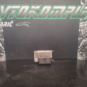 Renault clio 2 1.2 16V Motorni računalnik ECU 8200181482